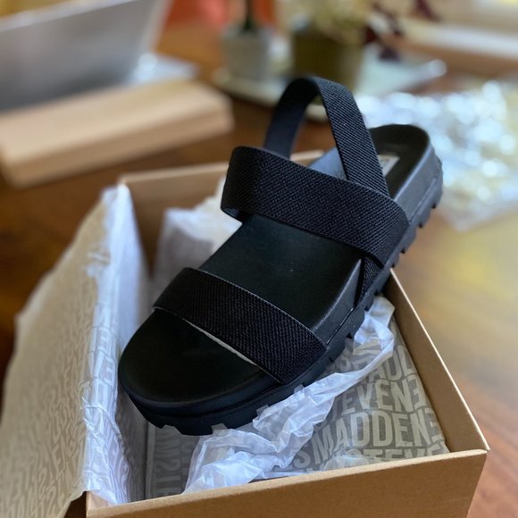 Steve Madden Landmark Sandal - Picture 5 of 6